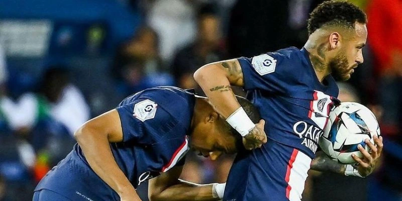 Neymar và khoảnh khắc bùng nổ trước PSG năm 2017