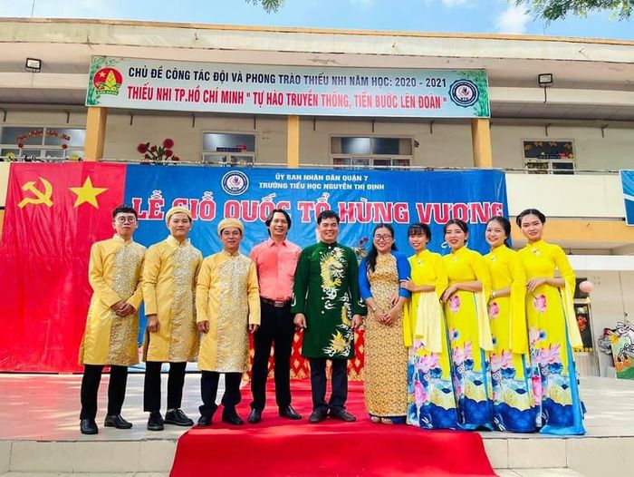 Trang phục biểu diễn Misa